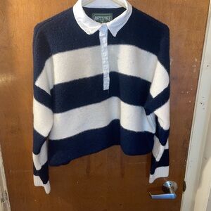 American Eagle Navy and White Sweater